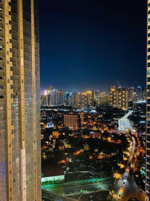 Cosy Executive 1 Bedroom Uptown Parksuites Ultra Fast Internet Manila Exterior foto